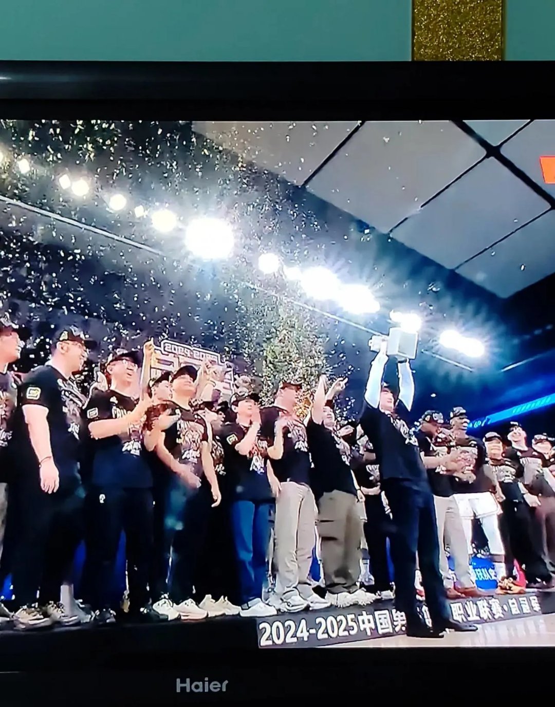 南宫体育-关于CBA季后赛倒计时；广厦男篮清晨官宣签约；细节引发关注；悬念犹存；控场能力受关注的信息